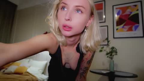 Snapshot of angelic_lovers_ chatting on 4, 10, 2025 Gabby online show from 4, 10, 2025