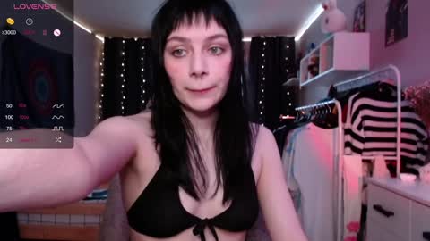 Snapshot of angelic_shawty chatting on 12, 12, 2024 Angel Katy  online show from 12, 12, 2024