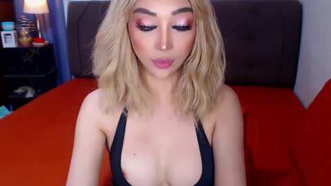 Snapshot of angelicqueents chatting on 2, 12, 2025 MS. AMALIA online show from 2, 12, 2025