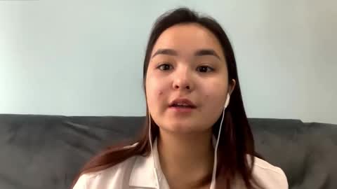 Kira is here now  help me get 50 thumbs up pls  online show from 25, 3, 2026