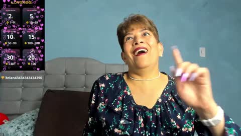 Snapshot of angelina_stone_65 chatting on 4, 1, 2025 Angelina online show from 4, 1, 2025