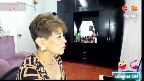 Snapshot of angelina_stone_65 chatting on 24, 11, 2025 Angelina online show from 24, 11, 2025