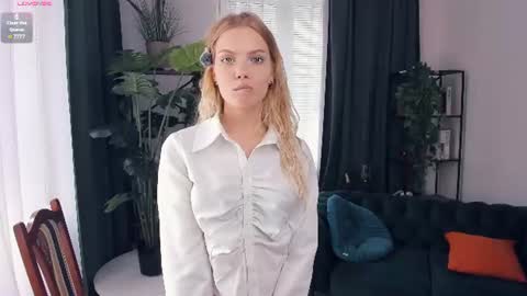 Snapshot of angelinahass chatting on 14, 7, 2026 Alice WOW online show from 14, 7, 2026