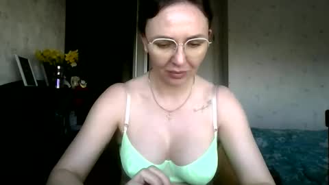 angelinalove28 online show from 5, 4, 2026