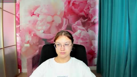 AngelinaLow online show from 29, 9, 2025