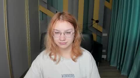 AngelinaLow online show from 22, 12, 2025