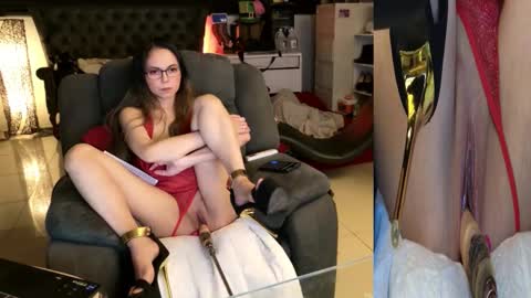 Snapshot of angelinasia chatting on 10, 10, 2025 Angel online show from 10, 10, 2025