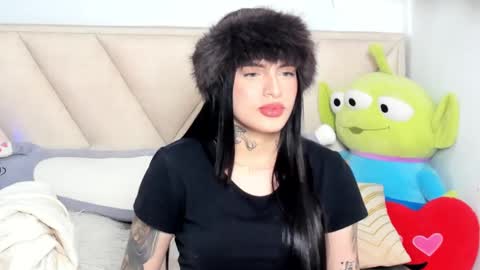 Angeline Smith  online show from 13, 12, 2024