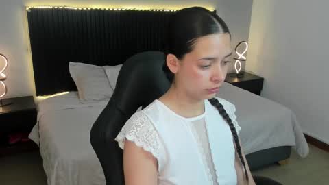 Snapshot of angeline_davies chatting on 28, 10, 2025 angeline_davies online show from 28, 10, 2025