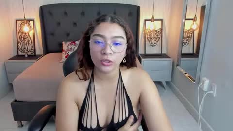 Snapshot of angelinemore chatting on 16, 12, 2025 ANGELINE online show from 16, 12, 2025