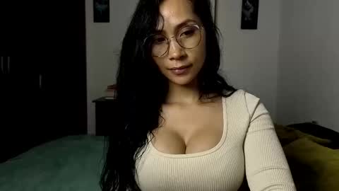  ANGELA ISABELLA  online show from 5, 1, 2026