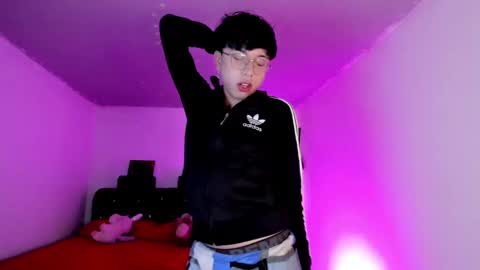 Snapshot of angellonfire chatting on 31, 10, 2025 Angel  online show from 31, 10, 2025