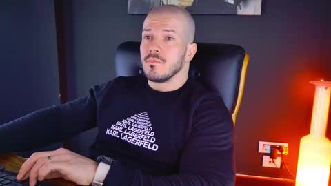 Snapshot of angeloeric chatting on 21, 1, 2025 BlackWolf online show from 21, 1, 2025