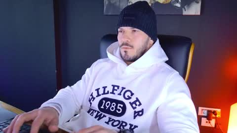 Snapshot of angeloeric chatting on 28, 1, 2025 BlackWolf online show from 28, 1, 2025