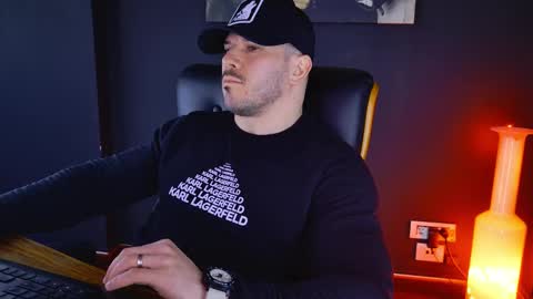 Snapshot of angeloeric chatting on 11, 2, 2025 BlackWolf online show from 11, 2, 2025