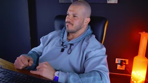 Snapshot of angeloeric chatting on 12, 2, 2025 BlackWolf online show from 12, 2, 2025