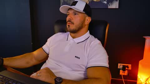 Snapshot of angeloeric chatting on 19, 9, 2025 BlackWolf online show from 19, 9, 2025