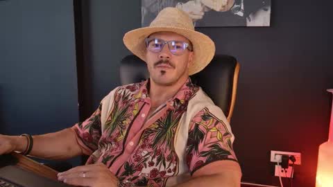 Snapshot of angeloeric chatting on 20, 9, 2025 BlackWolf online show from 20, 9, 2025