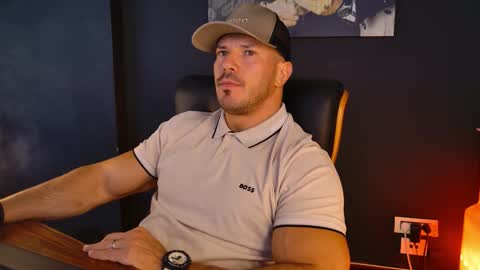 Snapshot of angeloeric chatting on 22, 9, 2025 BlackWolf online show from 22, 9, 2025