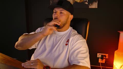 Snapshot of angeloeric chatting on 29, 9, 2025 BlackWolf online show from 29, 9, 2025