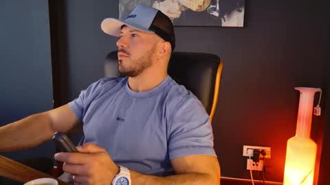 Snapshot of angeloeric chatting on 20, 10, 2025 BlackWolf online show from 20, 10, 2025