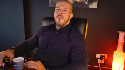 Snapshot of angeloeric chatting on 27, 10, 2025 BlackWolf online show from 27, 10, 2025