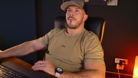 Snapshot of angeloeric chatting on 30, 10, 2025 BlackWolf online show from 30, 10, 2025