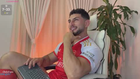 Angelo Ferro online show from 5, 10, 2025