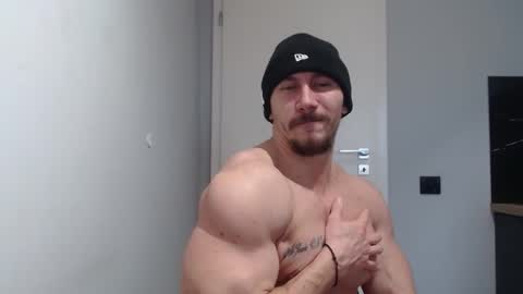  ------- SEX SHOW WITH GUYS AND GIRLS  MUSCLE SHOW online show from 21, 1, 2025