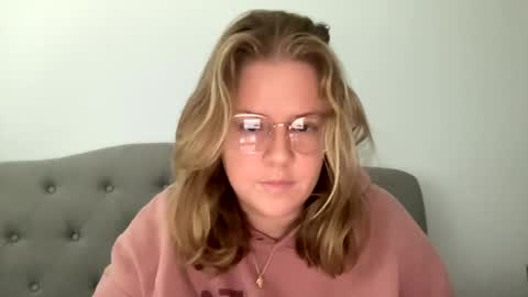 Snapshot of angeloflight273360 chatting on 12, 1, 2025 Angel of Light online show from 12, 1, 2025