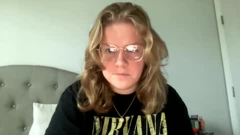 Snapshot of angeloflight273360 chatting on 5, 2, 2025 Angel of Light online show from 5, 2, 2025