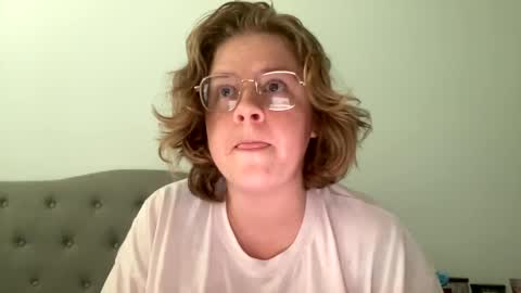 Snapshot of angeloflight273360 chatting on 12, 2, 2025 Angel of Light online show from 12, 2, 2025