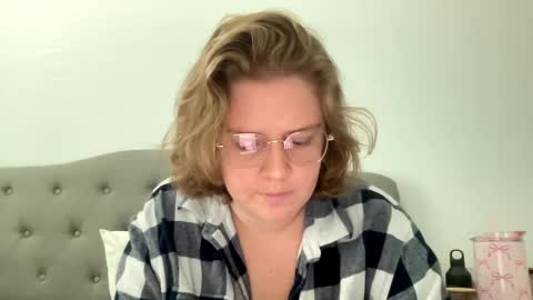 Snapshot of angeloflight273360 chatting on 14, 2, 2025 Angel of Light online show from 14, 2, 2025