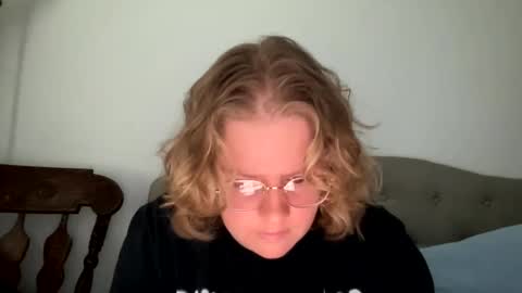 Snapshot of angeloflight273360 chatting on 4, 3, 2025 Angel of Light online show from 4, 3, 2025