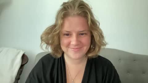 Snapshot of angeloflight273360 chatting on 9, 9, 2025 Angel of Light online show from 9, 9, 2025