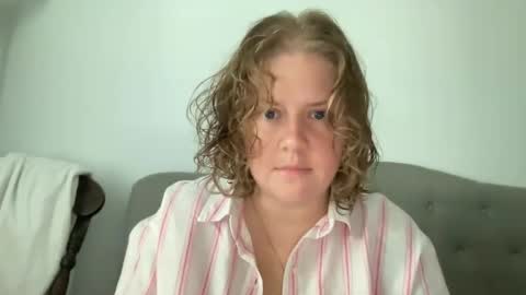 Snapshot of angeloflight273360 chatting on 21, 9, 2025 Angel of Light online show from 21, 9, 2025
