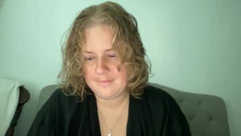 Snapshot of angeloflight273360 chatting on 1, 10, 2025 Angel of Light online show from 1, 10, 2025