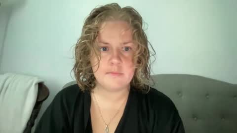 Snapshot of angeloflight273360 chatting on 2, 10, 2025 Angel of Light online show from 2, 10, 2025