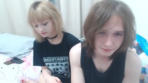 Snapshot of angelofporncouple chatting on 30, 10, 2025 Eva online show from 30, 10, 2025