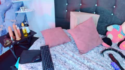 Snapshot of angelthroatt chatting on 25, 9, 2025 ANGEL online show from 25, 9, 2025