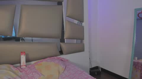 Snapshot of angely_js chatting on 25, 2, 2025 angely_js online show from 25, 2, 2025