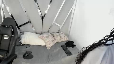 Snapshot of angiexht chatting on 28, 9, 2025 angiexht online show from 28, 9, 2025