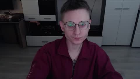 Snapshot of angryzan chatting on 13, 10, 2025 vodka online show from 13, 10, 2025