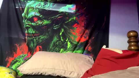 Snapshot of angusbone01 chatting on 18, 12, 2024 angusbone01 online show from 18, 12, 2024