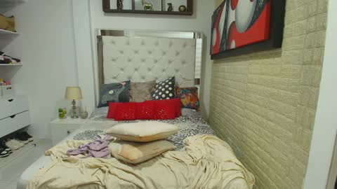 laura  online show from 17, 1, 2025