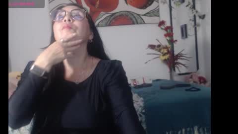 Snapshot of anii_mantilla chatting on 5, 12, 2025 Anii Mantilla online show from 5, 12, 2025