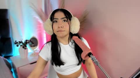 aniie_west online show from 14, 9, 2025