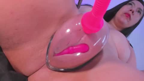 Snapshot of aniiieee_x chatting on 6, 11, 2025 ANIE Broadcasting from 1300 to 2100 online show from 6, 11, 2025