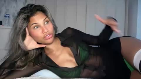 Snapshot of aniishaa chatting on 19, 5, 2026 anisha online show from 19, 5, 2026