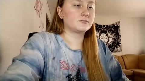 Snapshot of anika_lipps chatting on 18, 9, 2025 Anika online show from 18, 9, 2025